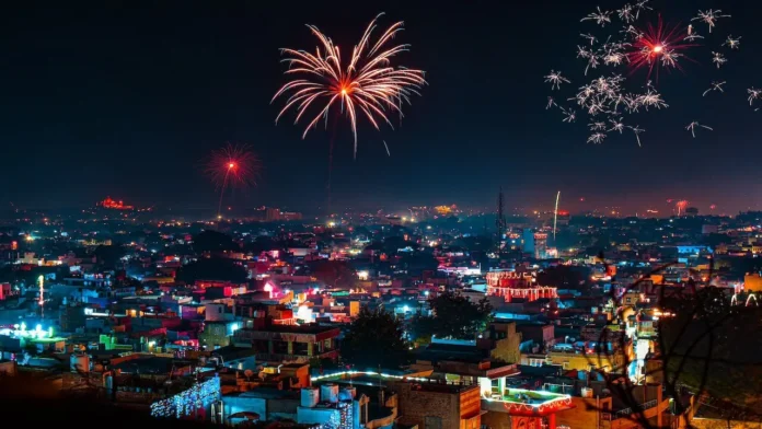 जानें 2024 में दिवाली कब है, दिवाली का महत्व, शुभ मुहूर्त, धनतेरस आदि के बारे में। Diwali kab hai 2024
