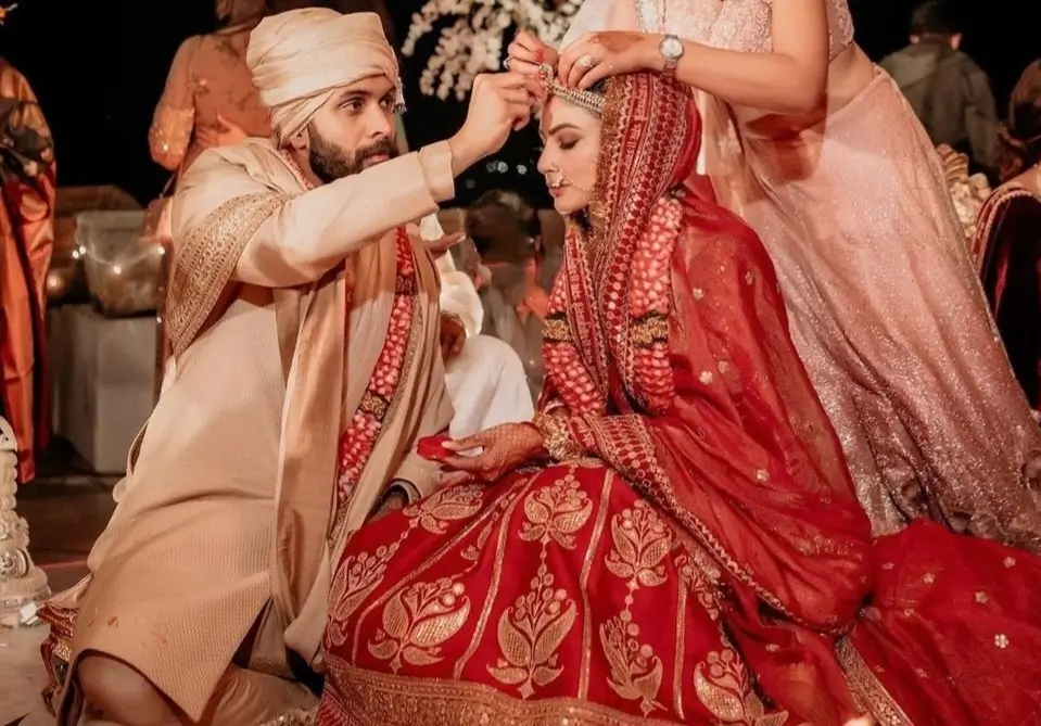Mouni Roy Ka Jivan Parichay,Mouni Roy Ki age,Mouni Roy Husband,Mouni Roy TV Serials,Mouni Roy Net Worth Mouni Roy Ka Jivan Parichay