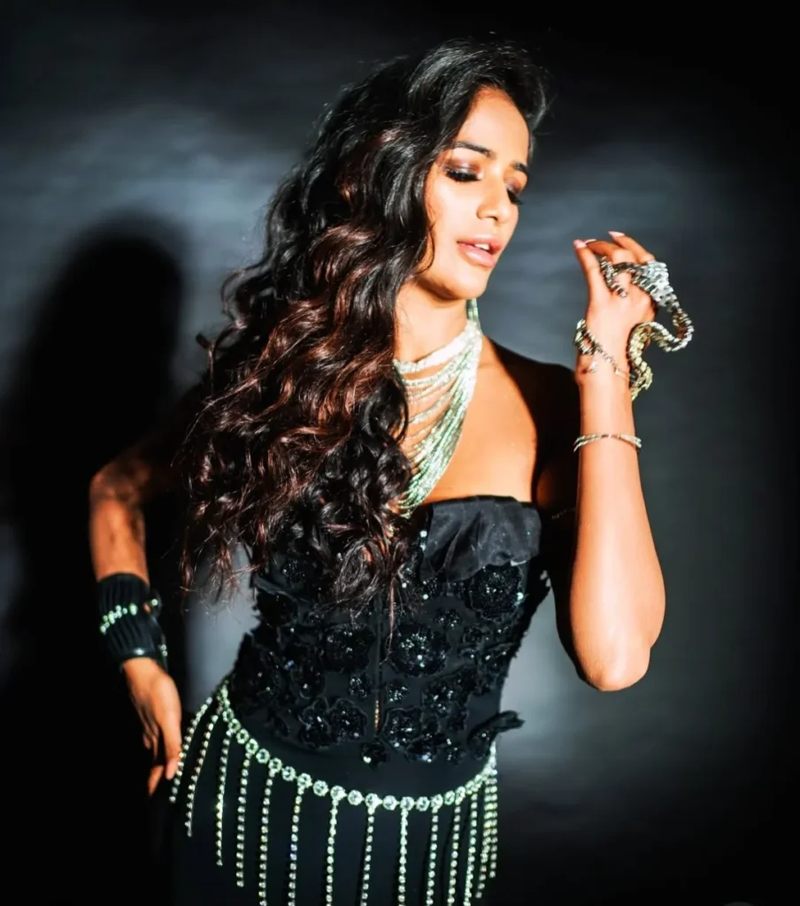 Who is Poonam Pandey,पूनम पांडे,पूनम पांडे का पति कौन है,पूनम पांडे का नेट वर्थ,Poonam Pandey Controversy Who is Poonam Pandey