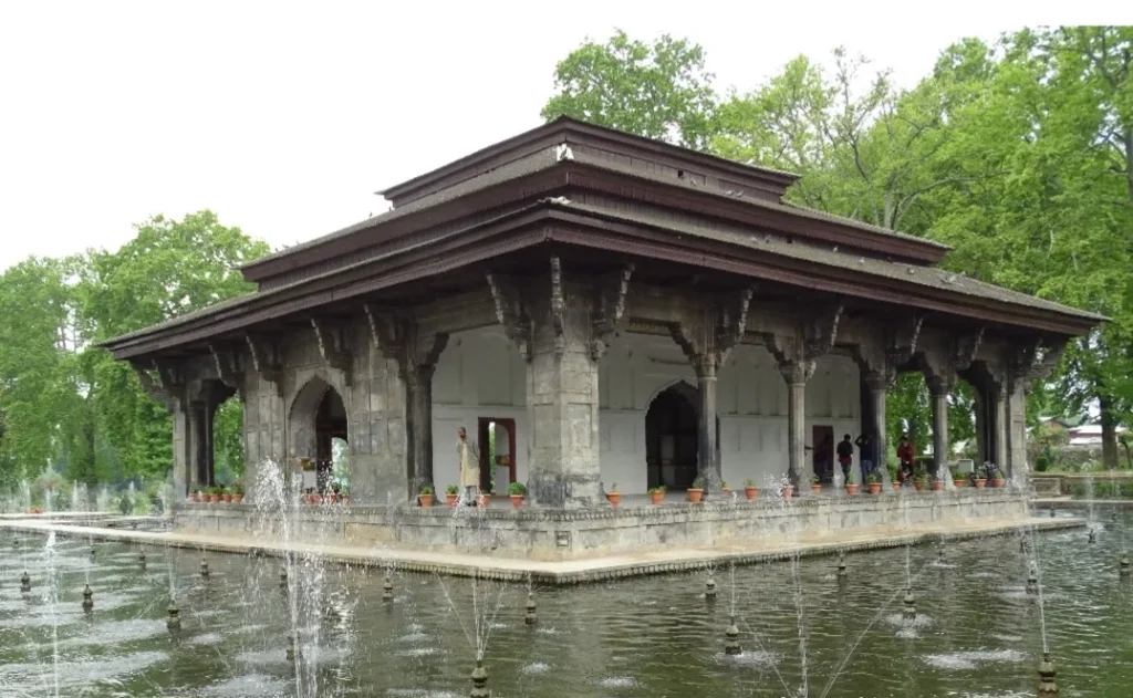 श्रीनगर की सैर,श्रीनगर,डल झील: श्रीनगर की सैर