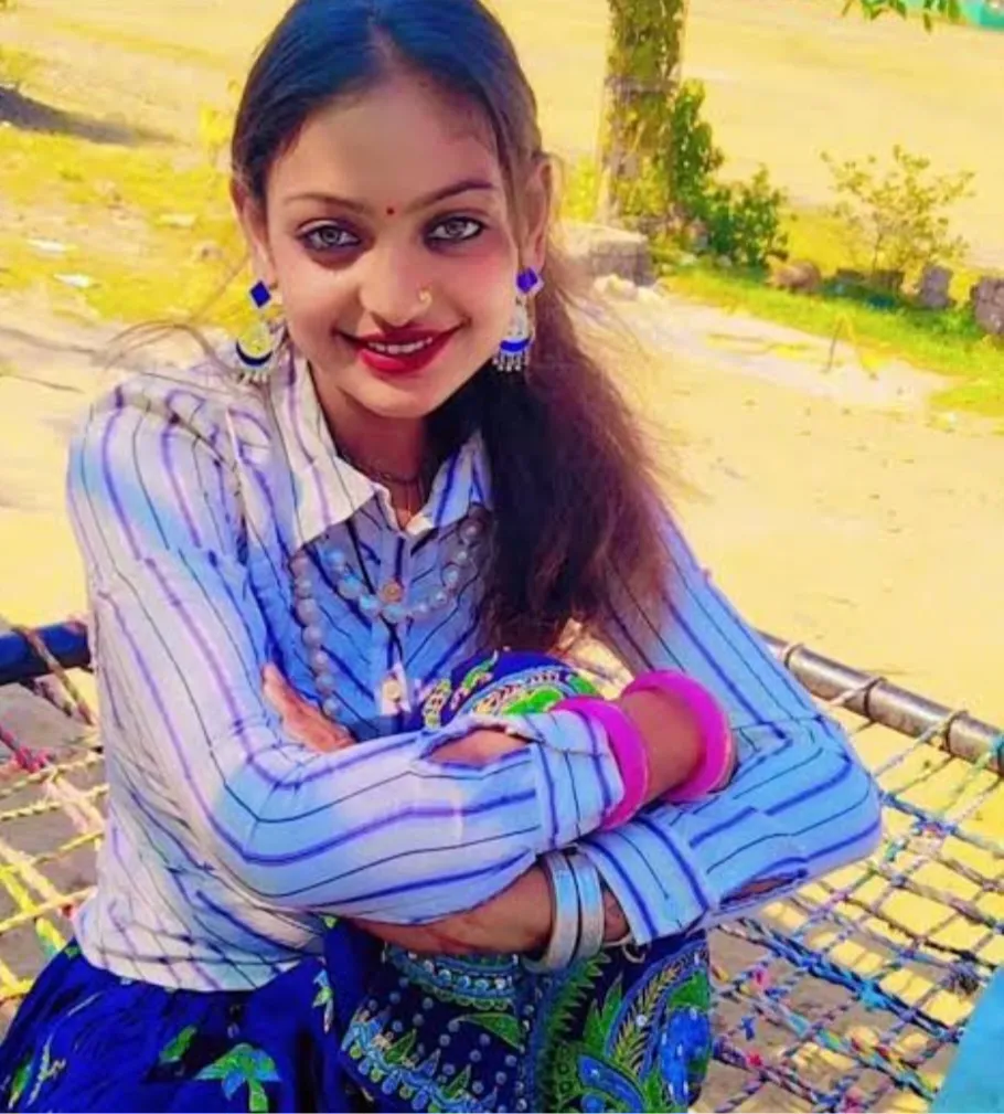 Viral Girl Monalisa 2025,कौन है मोनालिसा,कैसे पॉपुलर हुई मोनालिसा,मोनालिसा को मिला फिल्मों का ऑफर Viral Girl Monalisa 2025