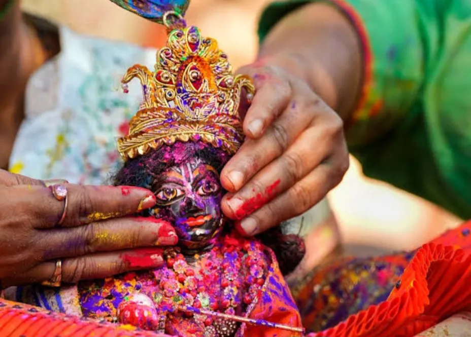 Different Types Of Holi In India,वृंदावन की होली,बरसाने की होली,महाराष्ट्र की होली:,बंगाल की होली Different Types Of Holi In India