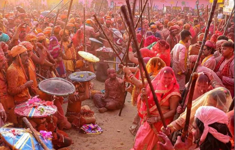 Different Types Of Holi In India,वृंदावन की होली,बरसाने की होली,महाराष्ट्र की होली:,बंगाल की होली Different Types Of Holi In India
