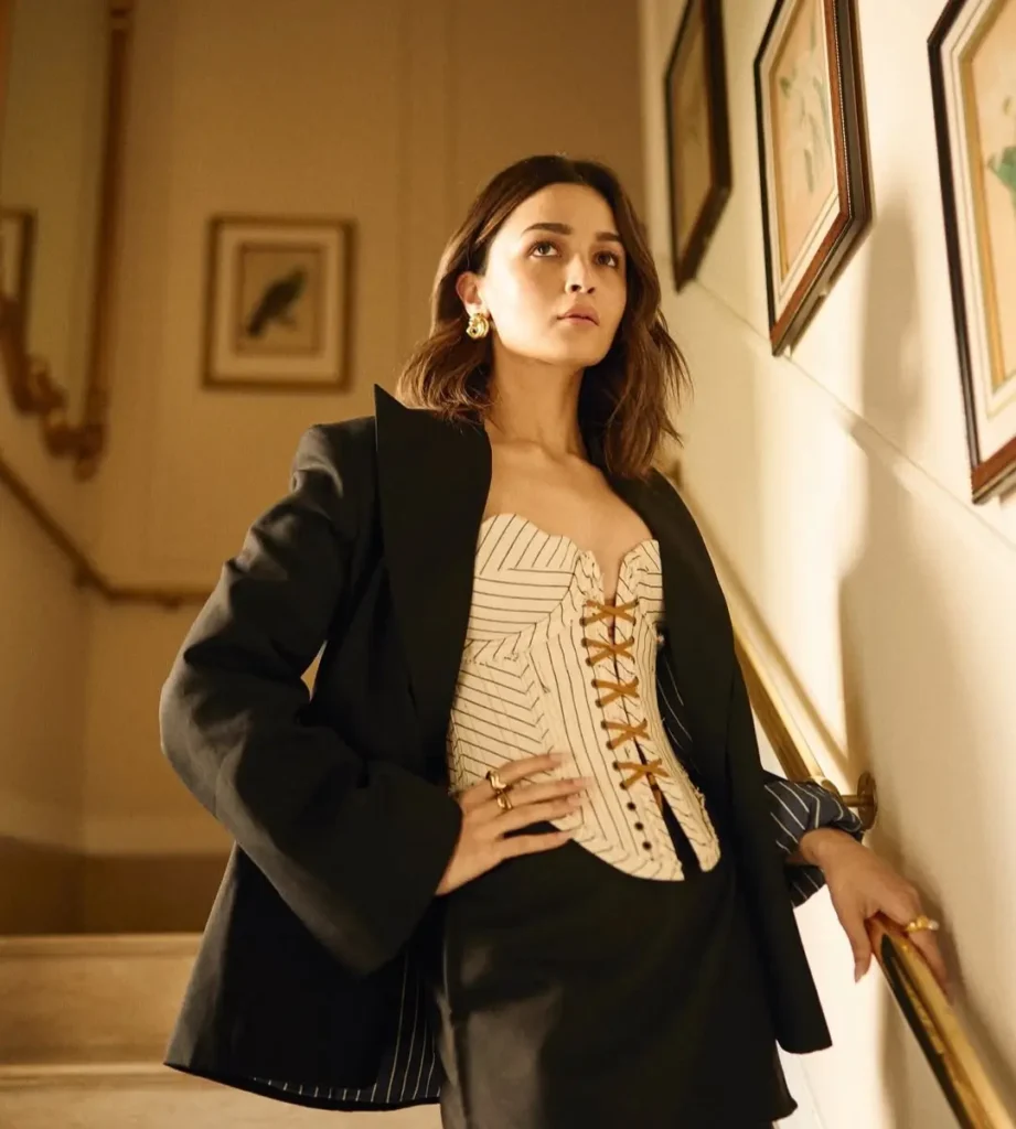 Alia Bhatt Net Worth,आलिया भट्ट कौन है?,आलिया भट्ट का शुरुआती करियर,आलिया भट्ट का नेट वर्थ Alia Bhatt Net Worth