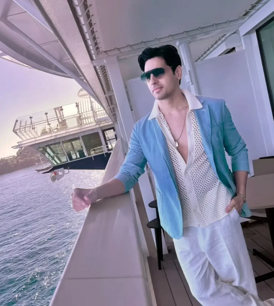Sidharth Malhotra Net Worth,सिद्धार्थ मल्होत्रा का शुरूआती करियर:,सिद्धार्थ मल्होत्रा का नेट वर्थ कितना है,सिद्धार्थ मल्होत्रा सोशल मीडिया पर इतना प्रसिद्द क्यों है? Sidharth Malhotra Net Worth