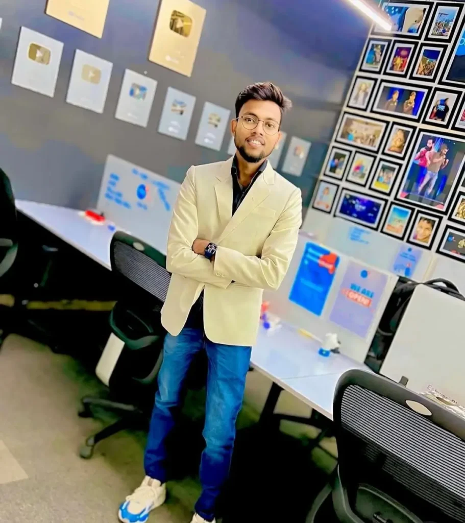 Manoj Dey's Net Worth & Lifestyle,Manoj Dey,मनोज दे का शुरुआती करियर:,मनोज दे का यूट्यूब चैनेल,मनोज दे का लाइफ स्टाइल Manoj Dey's Net Worth & Lifestyle