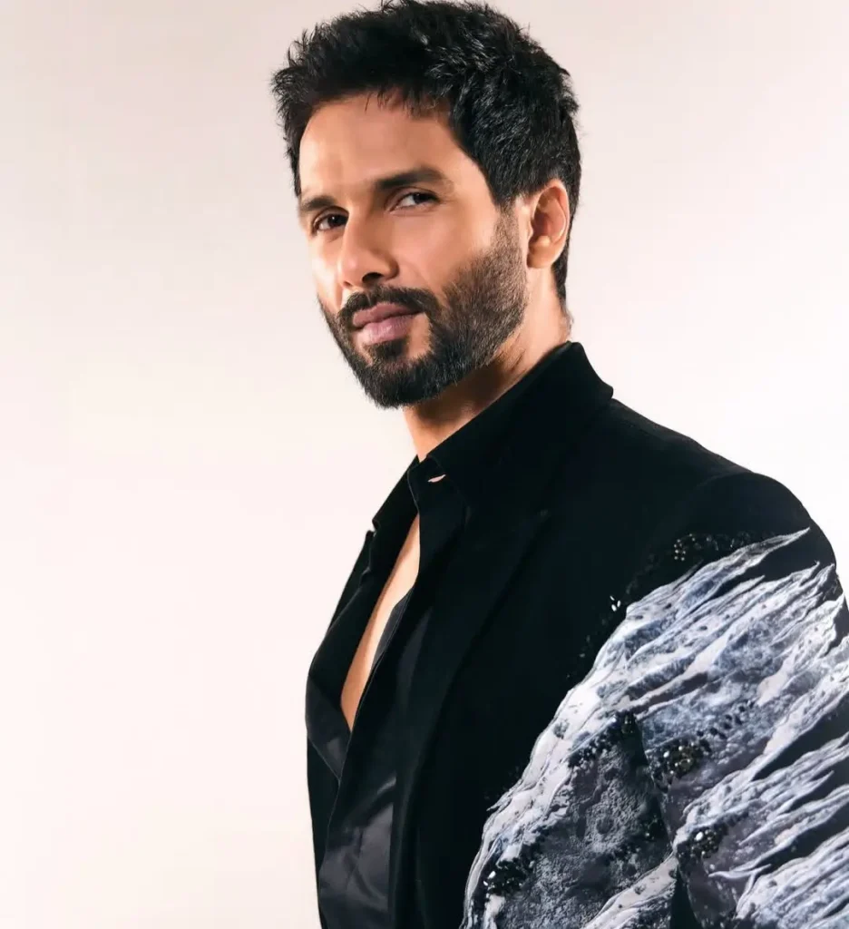 Shahid Kapoor Net Worth,शाहिद कपूर के बारे में,शाहिद कपूर का इनकम सोर्स क्या है,शाहिद कपूर की फ़िल्मोंग्राफी Shahid Kapoor Net Worth