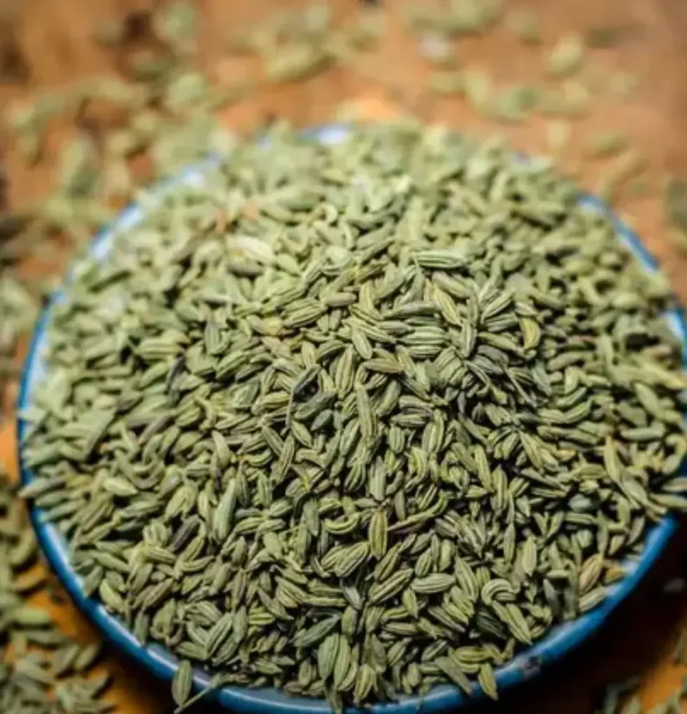 Top 5 Herbal Drinks For Weight Loss,निम्बू पानी और शहद:,जीरे का पानी,मेथी दाना का पानी:,ग्रीन टी: Top 5 Herbal Drinks For Weight Loss