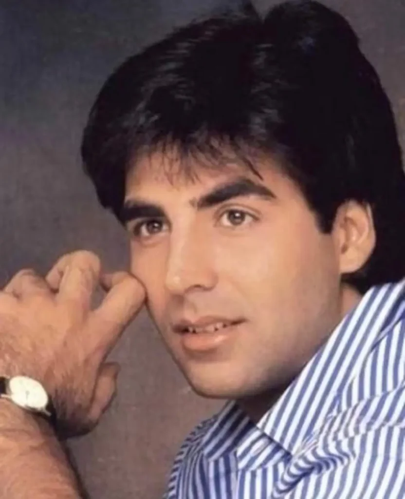Akshay Kumar Net Worth 2025,फिल्मों में अक्षय,लेकिन असल ज़िंदगी में कौन?,अक्षय कुमार एक फिल्म के लिए कितना चार्ज करते है?,अक्षय कुमार का लग्जरी लाइफ स्टाइल: Akshay Kumar Net Worth 2025