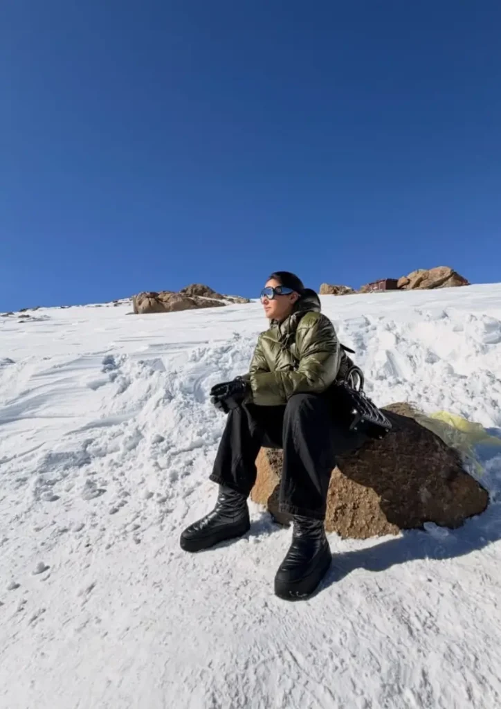 Jasmin Bhasin Enjoyed Snowfall In Gulmarg