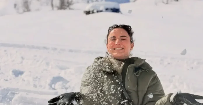 Jasmin Bhasin Enjoyed Snowfall In Gulmarg